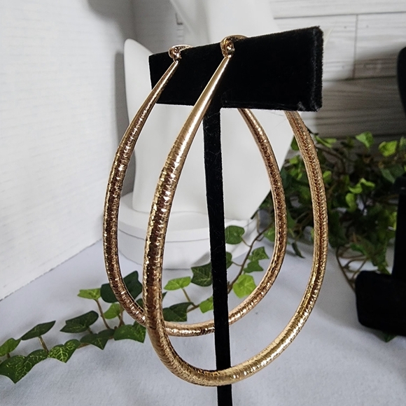 Large Gold Teardrop Hoop Earrings - Picture 3 of 8